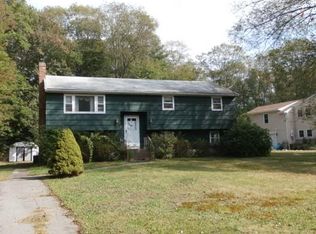 12 Lantern Rd, Holbrook, MA 02343