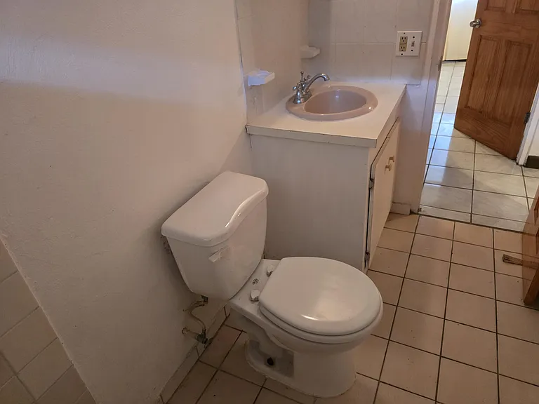 176 Golden Rock Est — Photo 28