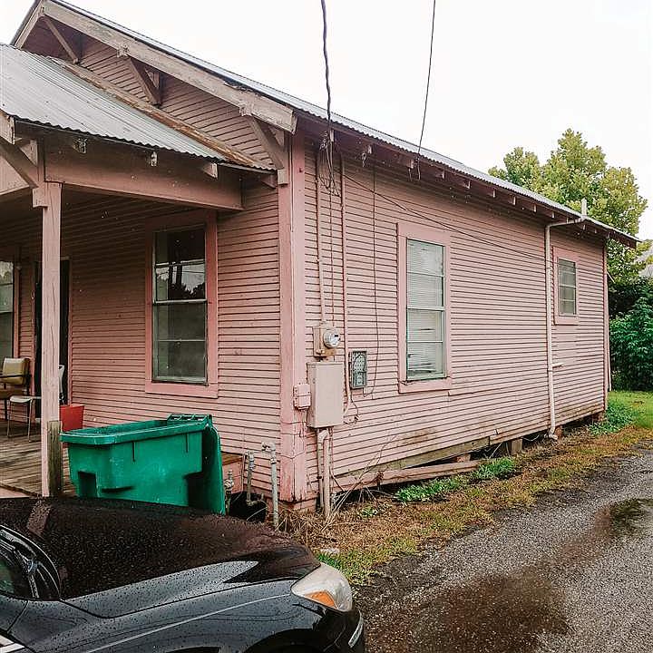 2nd image of 1011 4th St