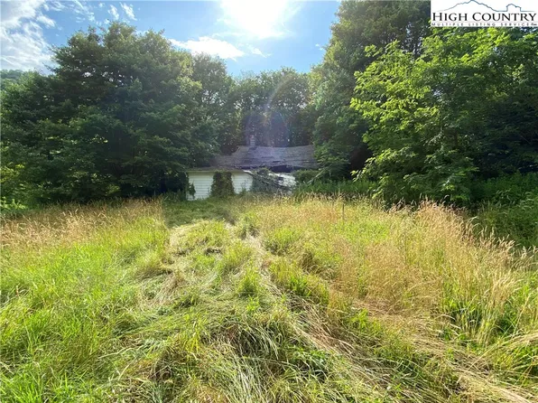 45 Windy Hollow Lane, Newland, NC 28657
