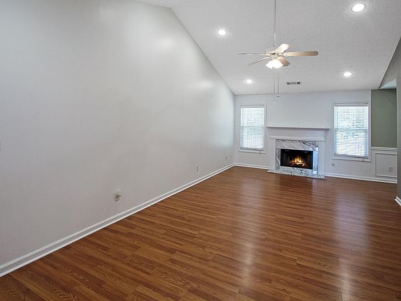 5th image of 509 Tannenhill Pl