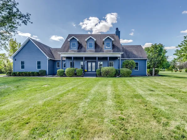 6N202 Prairie Valley Dr, Saint Charles, IL 60175
