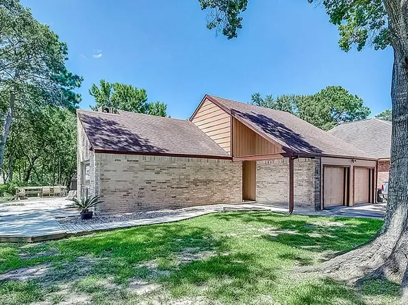 193 April Wind Dr E, Montgomery, TX 77356