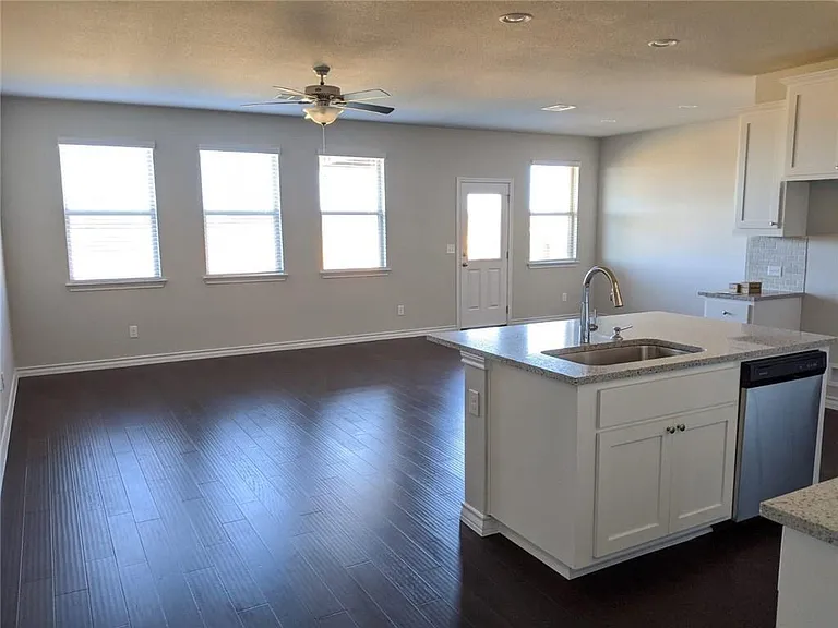 1413 Itzel Bnd — Photo 11