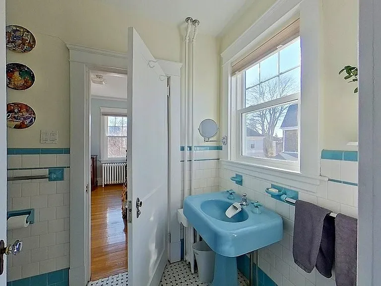 27 Cranston Ave — Photo 25