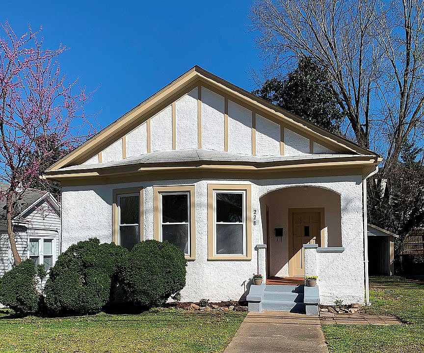 1st image of 228 Randolph St