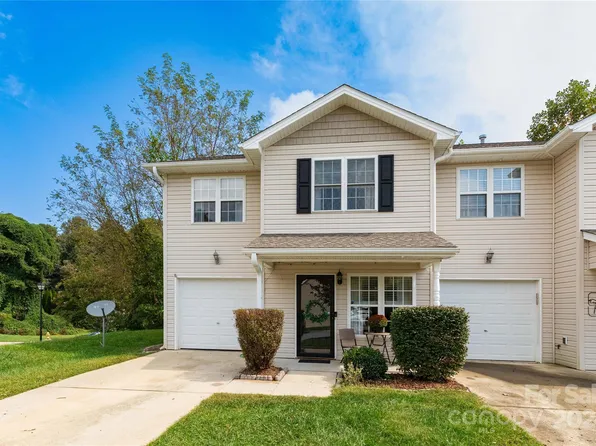 28 Lanceford Cir, Fletcher, NC 28732