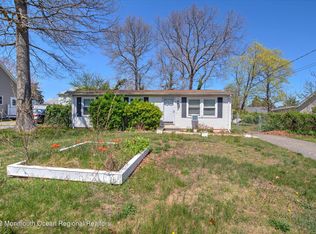 1628 Farragut Ave, Toms River, NJ 08753