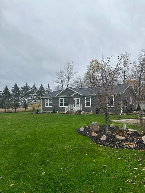 1st image of 43879 24th Ave