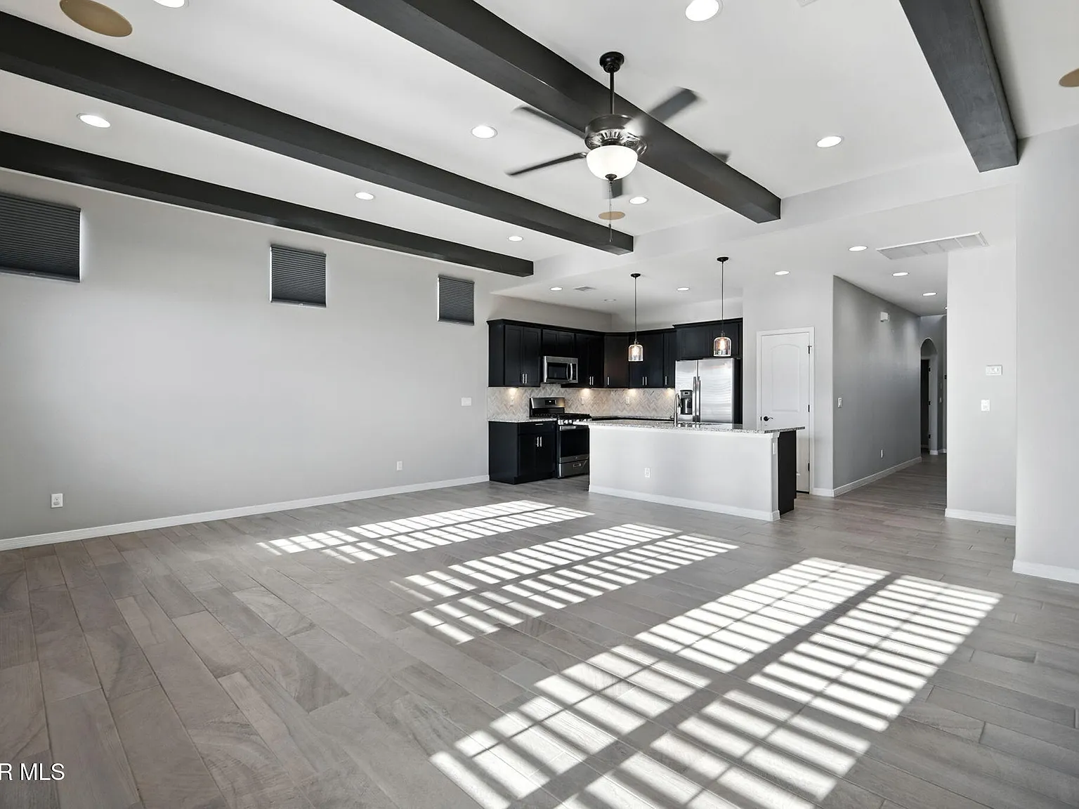 4 bed, 2.0 bath, 1613 sqft, $2,000 — Photo 3
