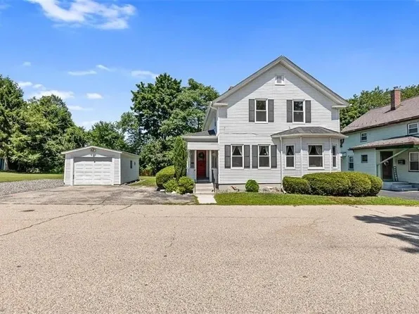 18 Taft St, Coventry, RI 02816