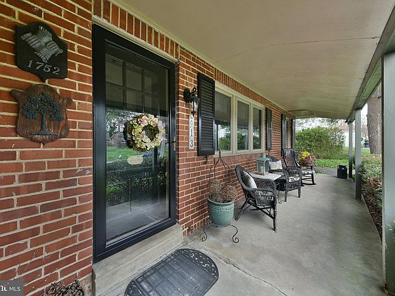 3rd image of 813 Renel Rd