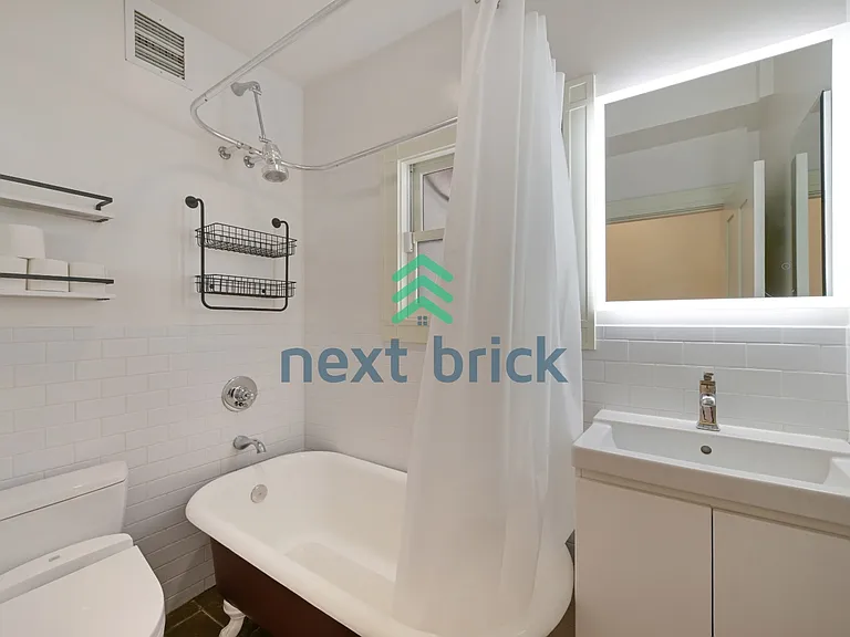 2913 Franklin Ave E #B — Photo 13