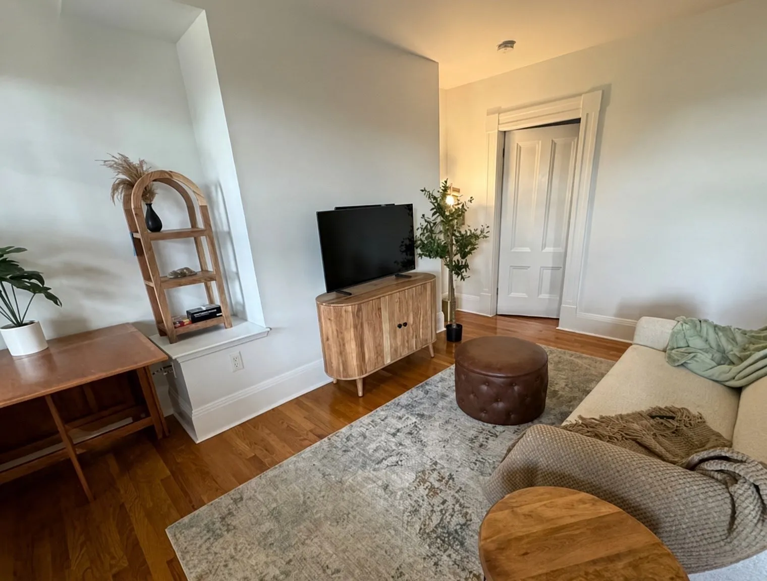 1 bed, 600 sqft, $2,500 — Photo 3