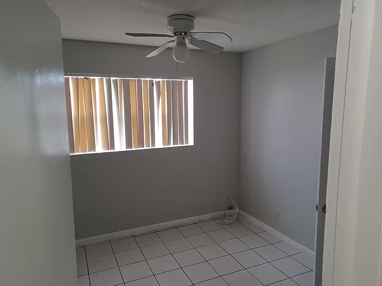 360 W 16th Way — Photo 5