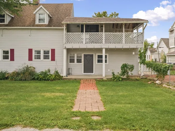 108 S Main St, Arrowsmith, IL 61722