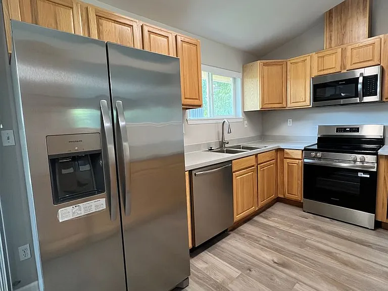 1351 Yost Cir NE — Photo 9
