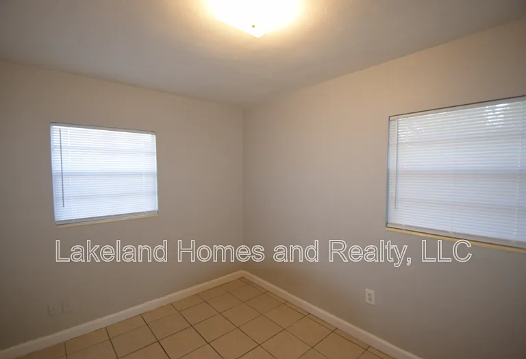 1034 Berkley Rd — Photo 13