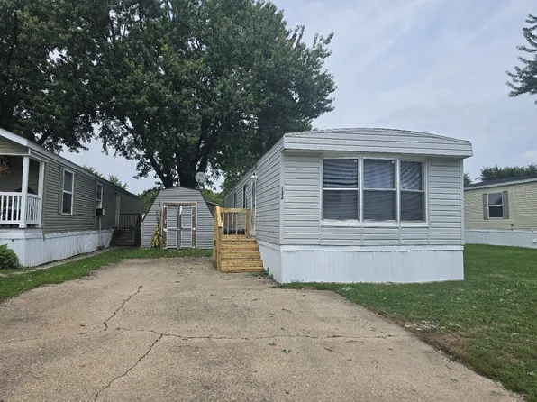 132 Pinecrest Dr #Pi132, Greenwood, IN 46143