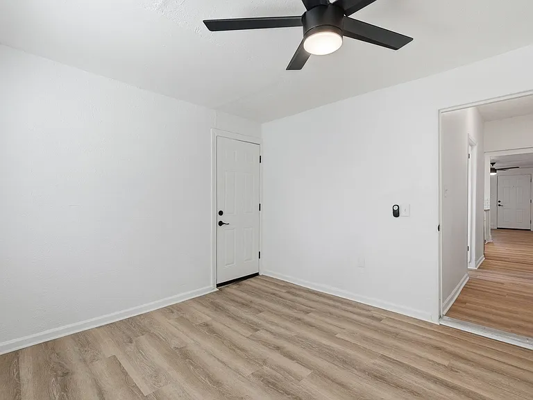325 N 15th St #2 — Photo 15