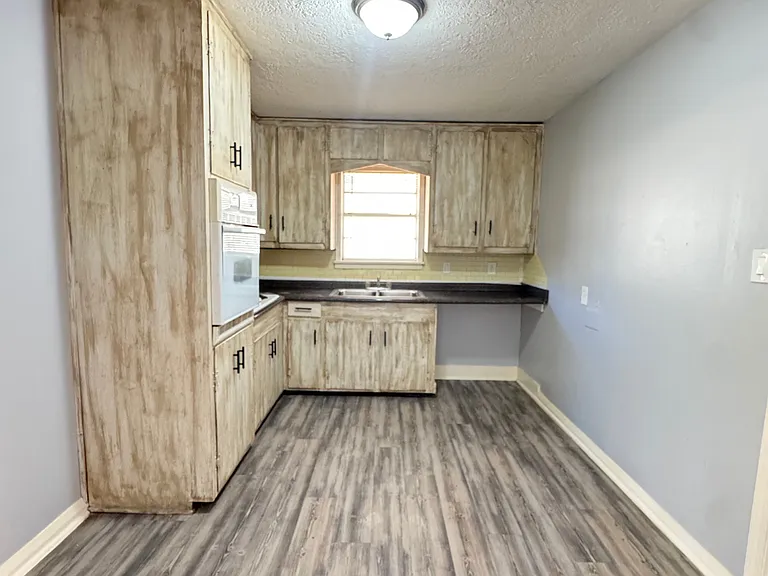 3270 Christopher St — Photo 11