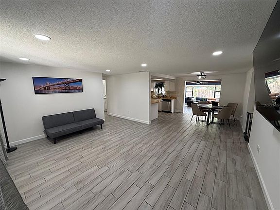 3rd image of 4039 Velarde Ln