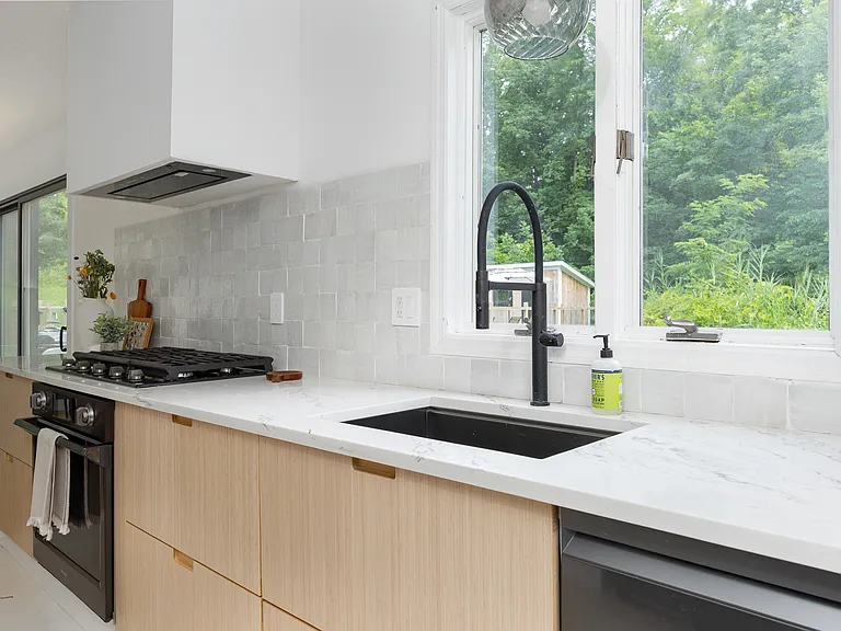 4 Cove Rd — Photo 11