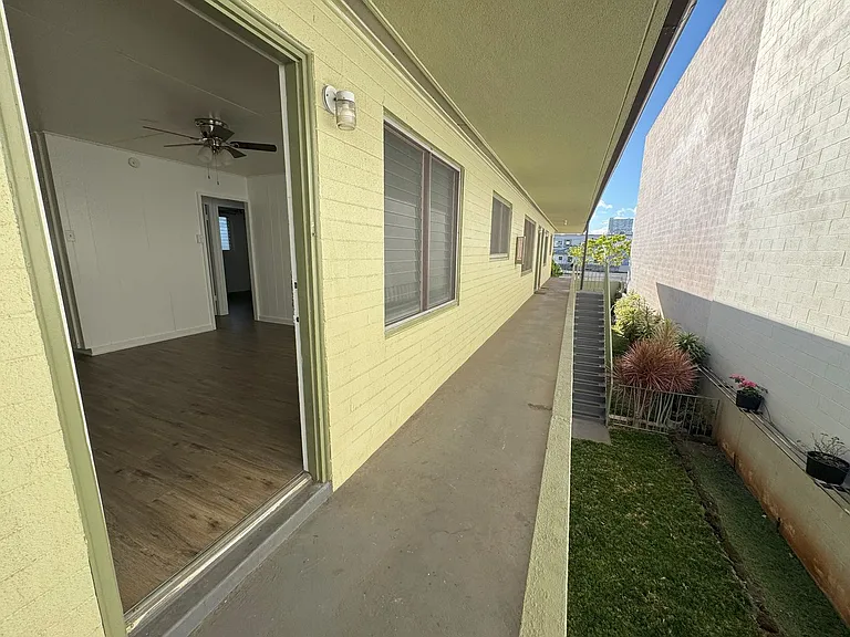 1116 Isenberg St — Photo 24