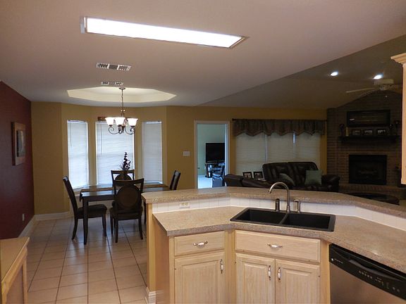 4th image of 115 Diane Ln
