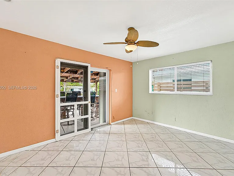 2832 NW 10th Ave — Photo 20