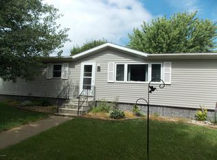 2207 10th Ave SW, Watertown, SD 57201