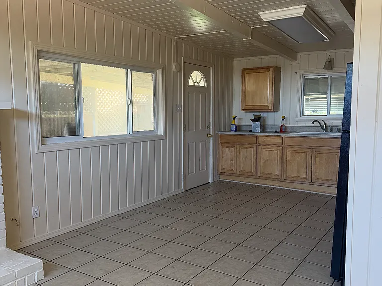 139 S 3rd St — Photo 3