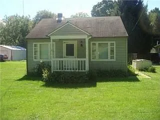 1343 Cincinnati Zanesville Rd SW photo 1