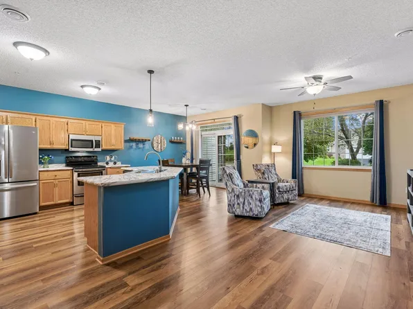 223 Stallion Ln, Lino Lakes, MN 55014