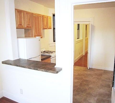 3rd image of 227 E 28th St APT 4A