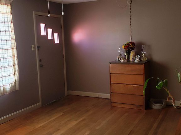 2nd image of 135 Park Ave