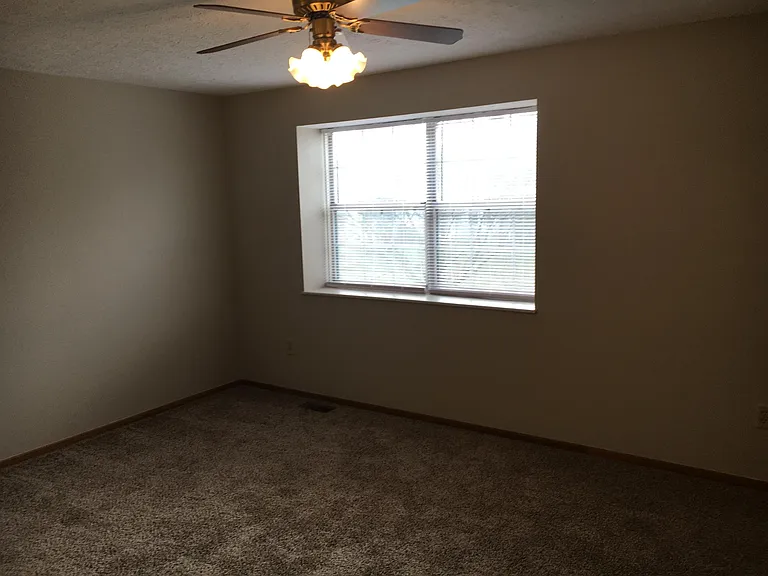 1790 Queensbridge Dr — Photo 12