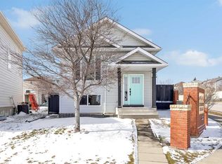5 E Country Hills Dr NW, Calgary, AB T3K4S5