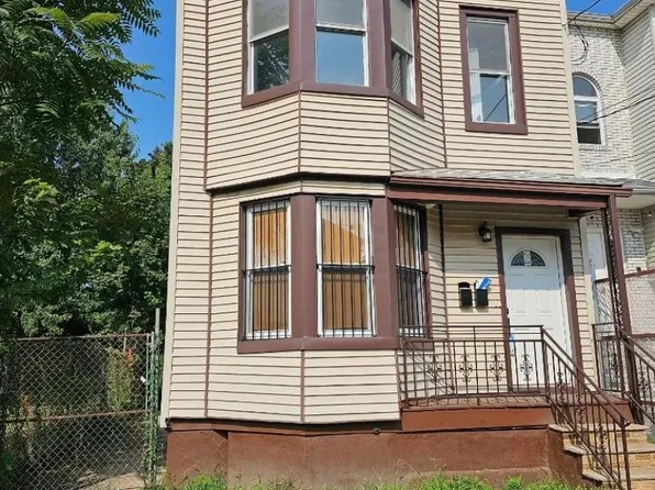 583 S 19th St, Newark City, NJ 07103