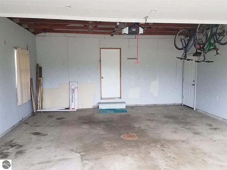 252 N Frost Dr — Photo 8