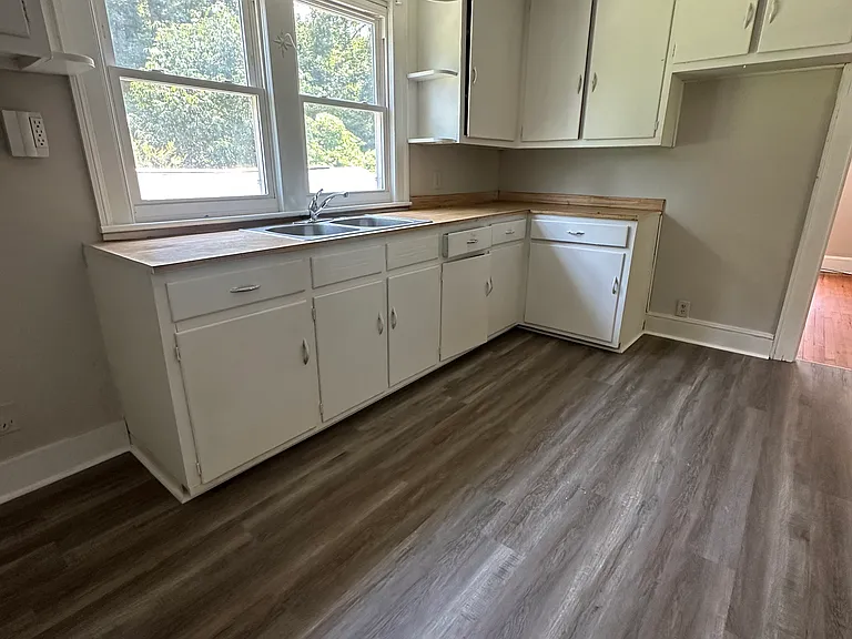 133 Ashland Rd — Photo 8