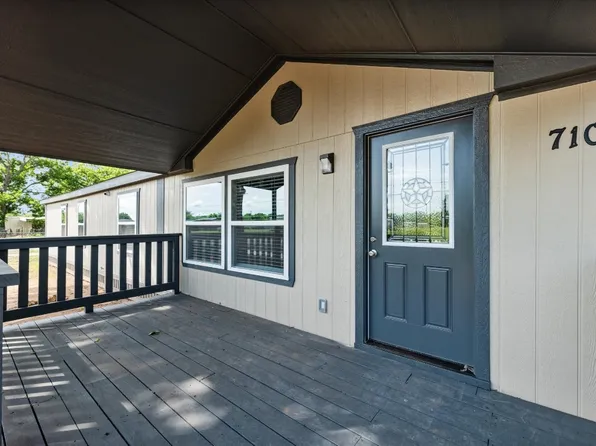 7108 Comanche Trl, Weatherford, TX 76087