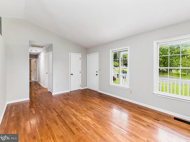 11802 Oakdale Ct — Photo 25