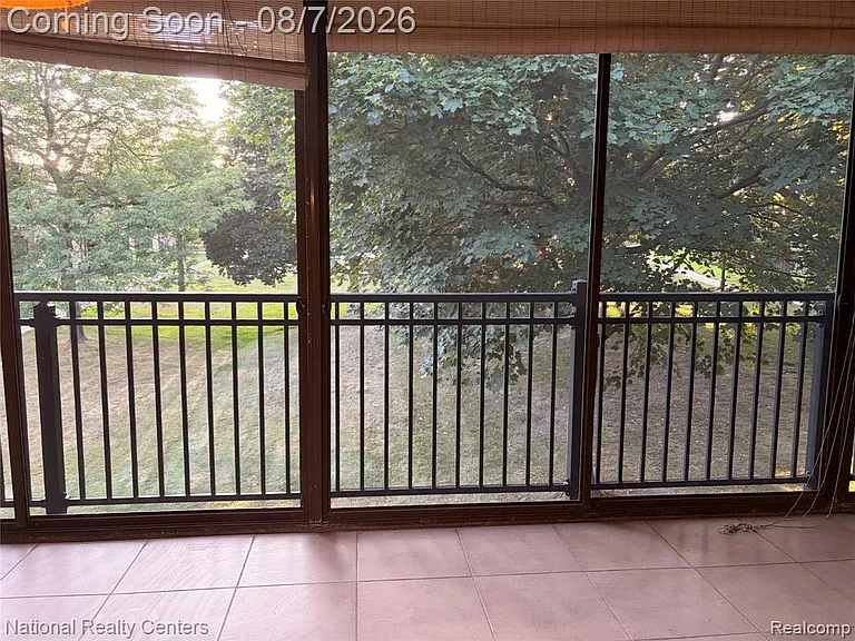 18340 University Park Dr — Photo 26