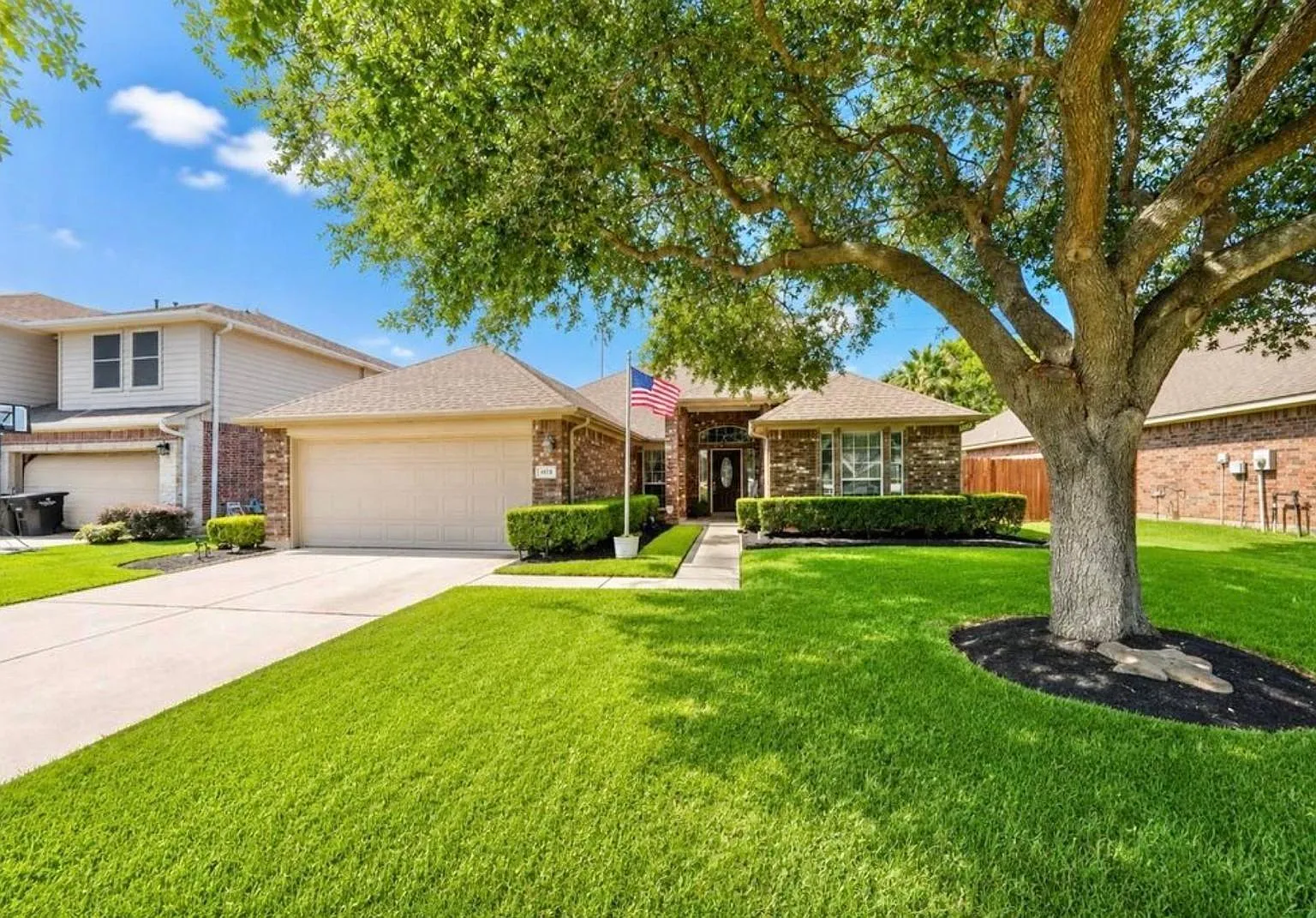 3 bed, 3.5 bath, 1813 sqft, $2,300 — Photo 1