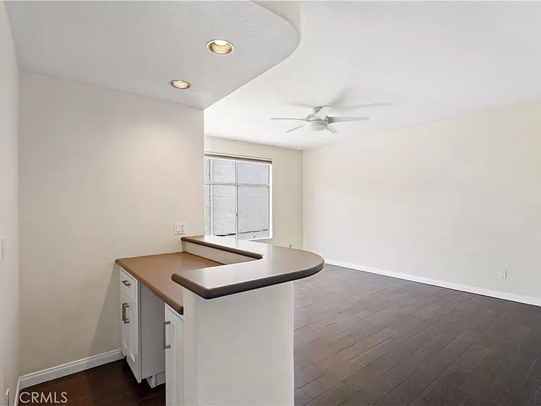 4313 Van Nuys Blvd #203 — Photo 8