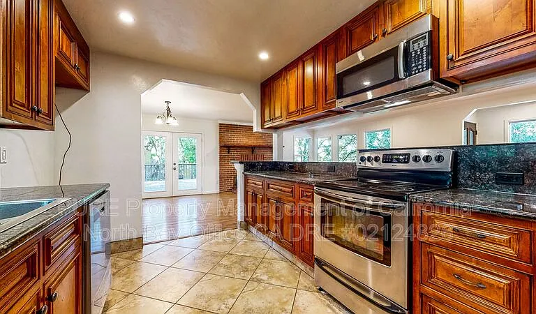 1580 Madrone Dr — Photo 13