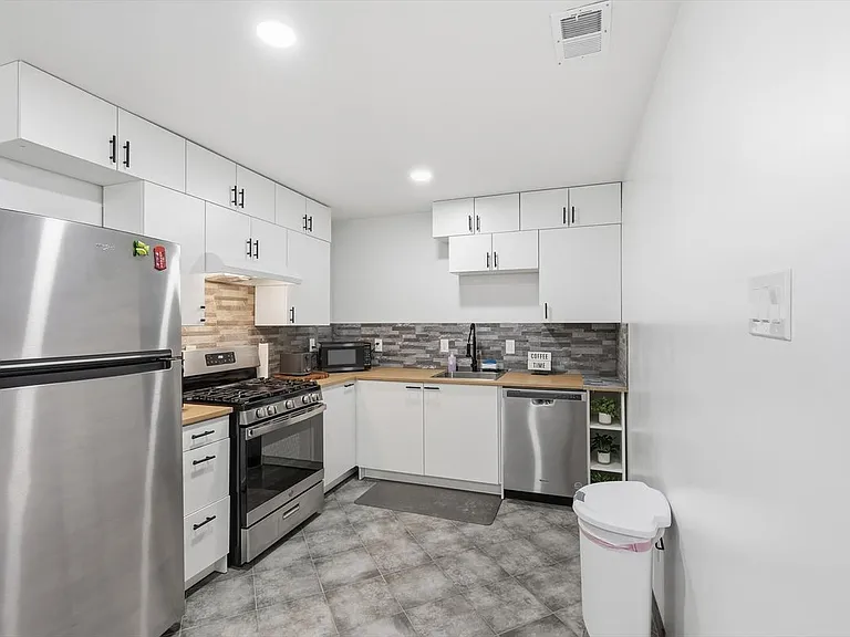 9829 Park Lane Ct — Photo 16