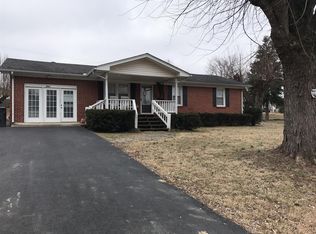 1203 Hollis Ln, Lafayette, TN 37083
