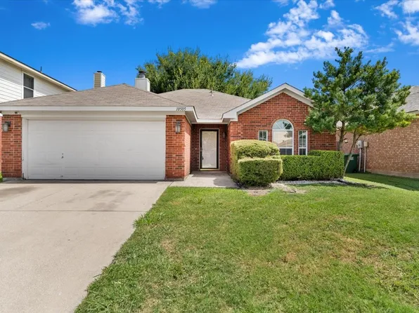 10505 Braewood Dr, Fort Worth, TX 76131